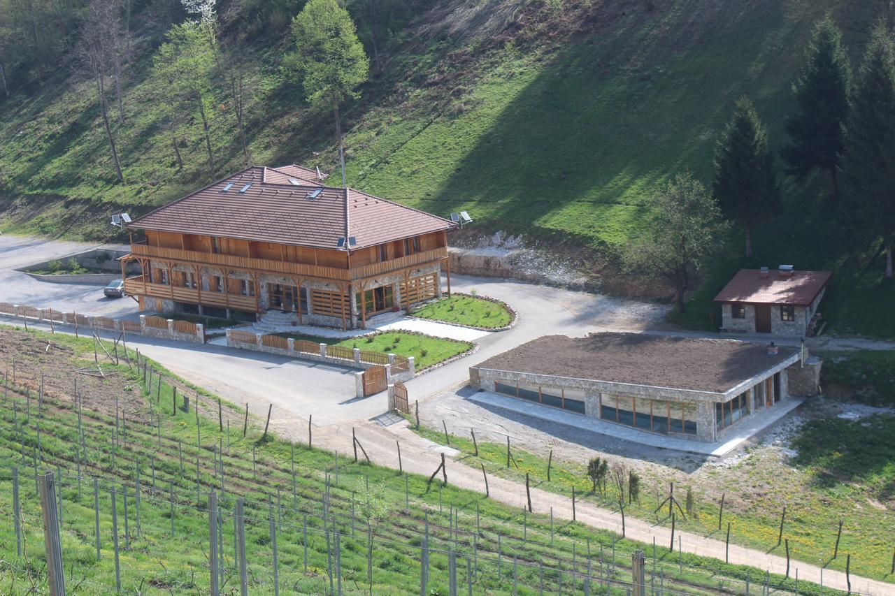B&B Zlatna Nit บอซันสกาครูปา ภายนอก รูปภาพ