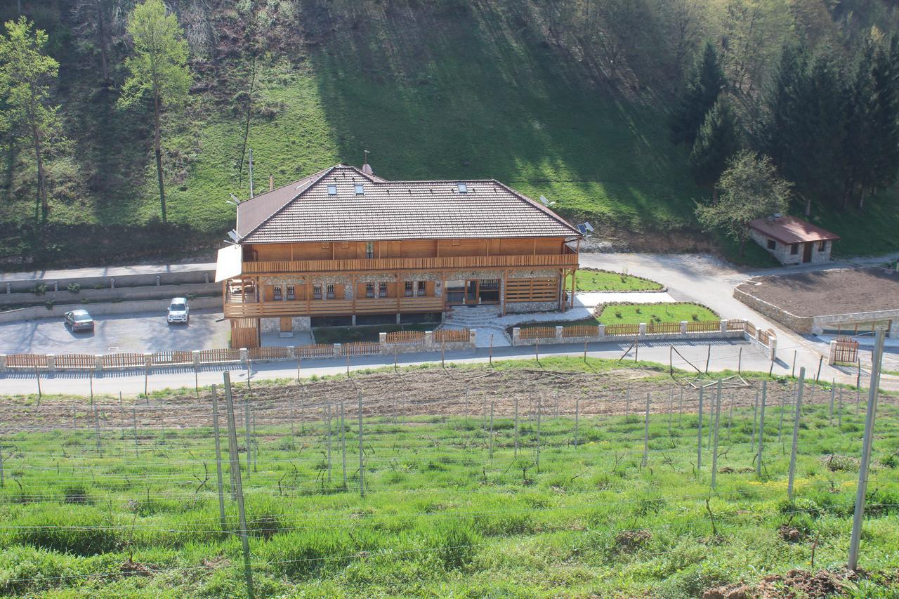 B&B Zlatna Nit บอซันสกาครูปา ภายนอก รูปภาพ