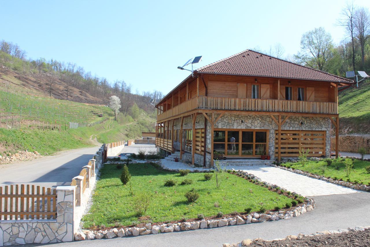 B&B Zlatna Nit บอซันสกาครูปา ภายนอก รูปภาพ