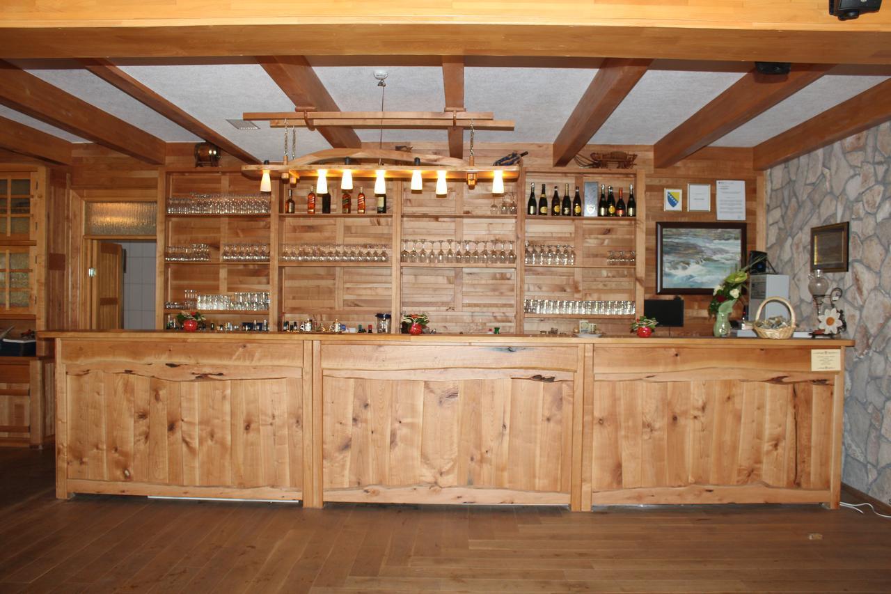 B&B Zlatna Nit บอซันสกาครูปา ภายนอก รูปภาพ