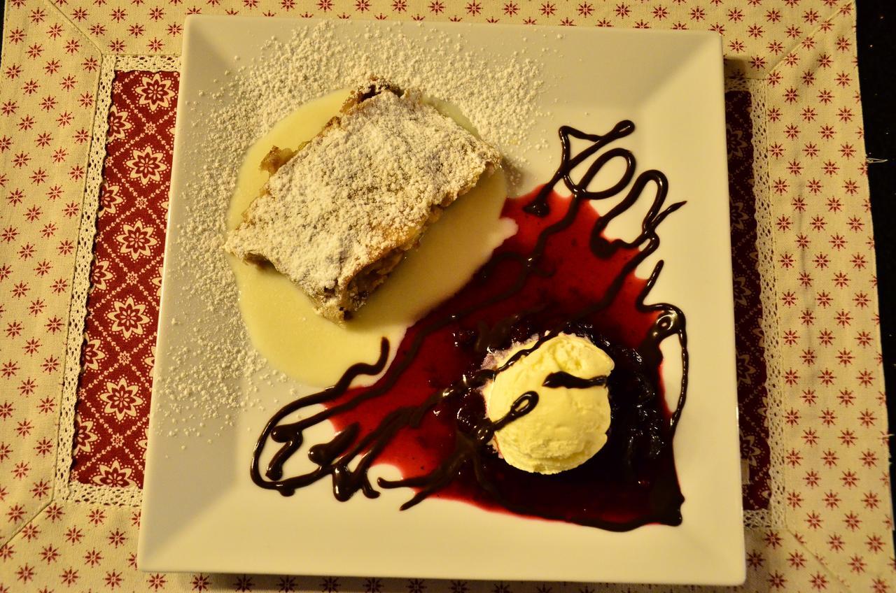 B&B Zlatna Nit บอซันสกาครูปา ภายนอก รูปภาพ