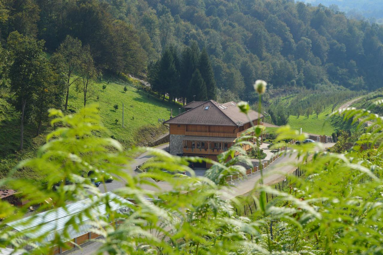 B&B Zlatna Nit บอซันสกาครูปา ภายนอก รูปภาพ