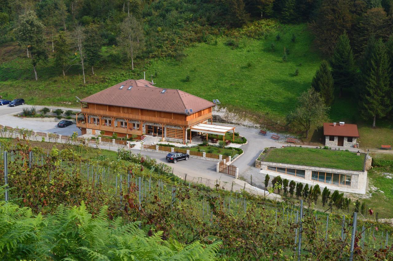 B&B Zlatna Nit บอซันสกาครูปา ภายนอก รูปภาพ