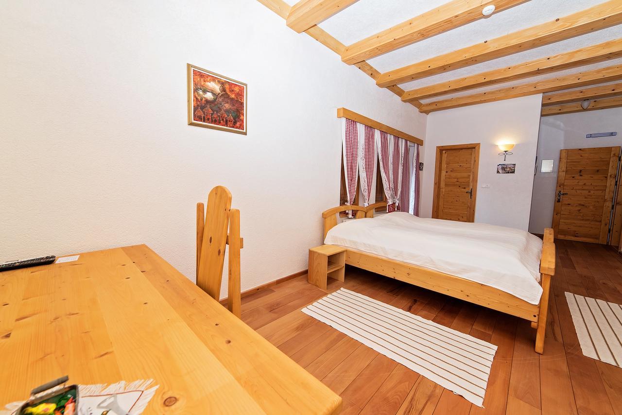 B&B Zlatna Nit บอซันสกาครูปา ภายนอก รูปภาพ