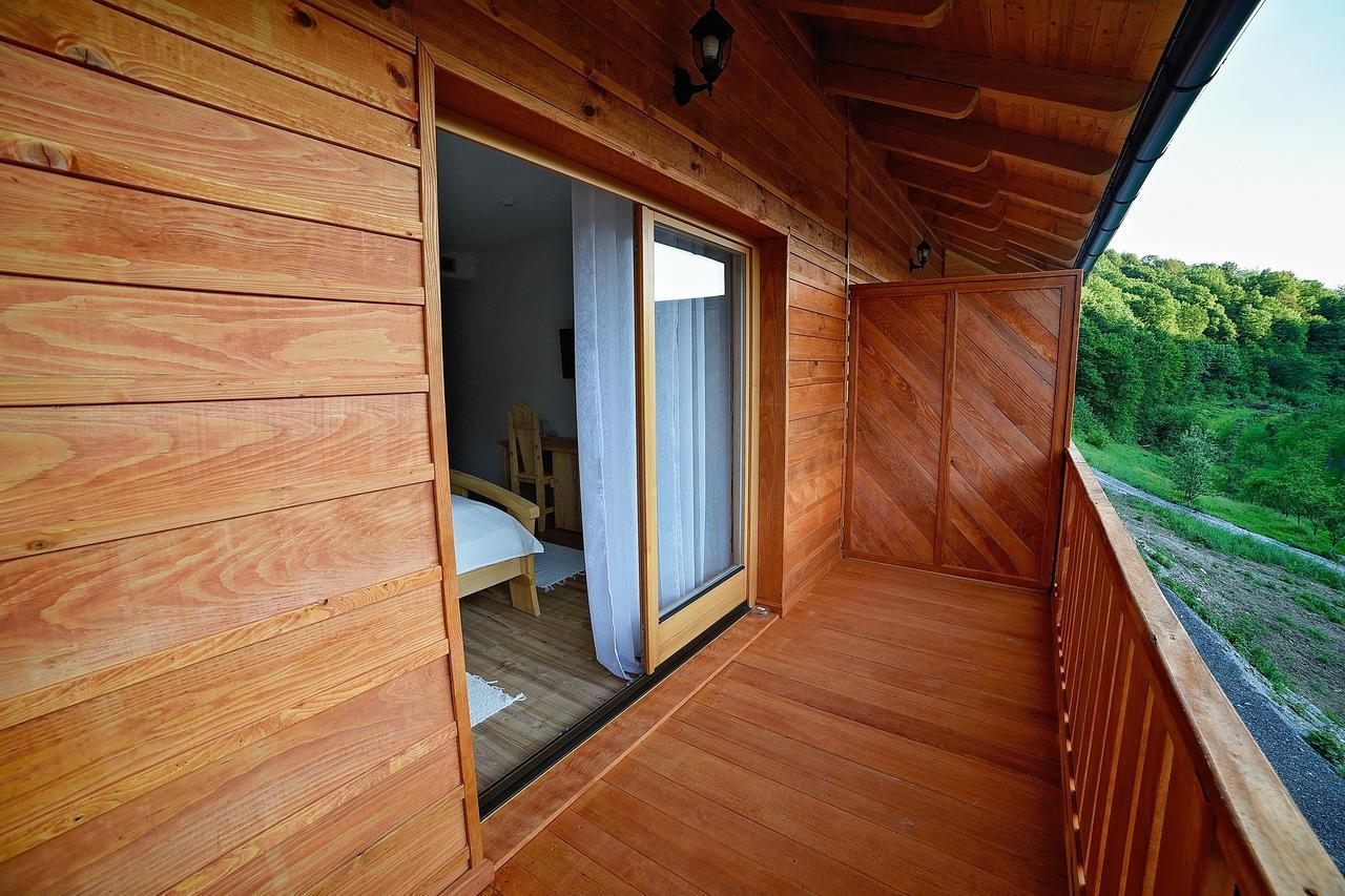B&B Zlatna Nit บอซันสกาครูปา ภายนอก รูปภาพ