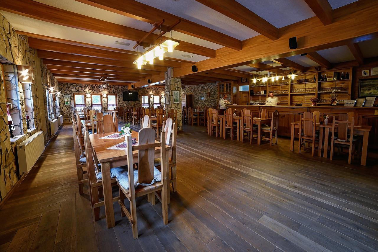 B&B Zlatna Nit บอซันสกาครูปา ภายนอก รูปภาพ