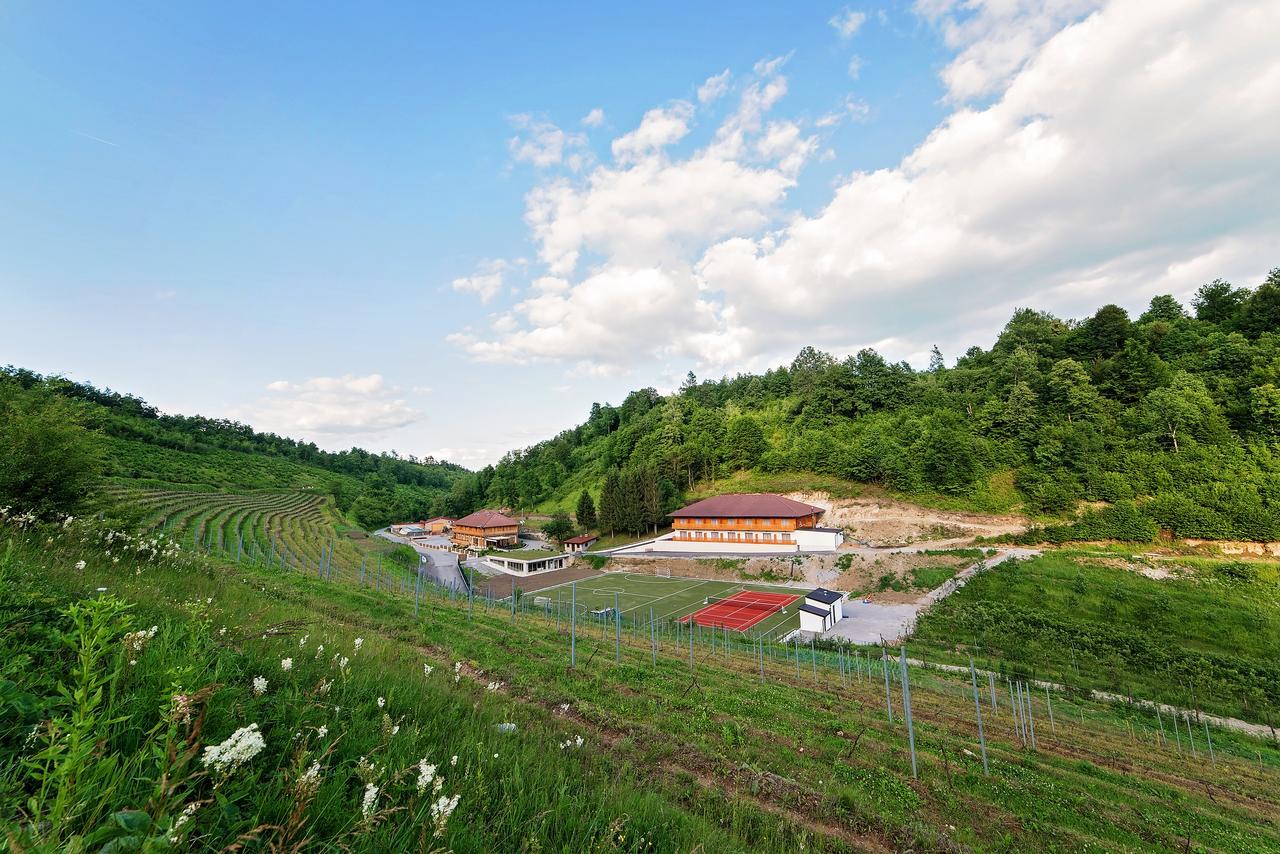 B&B Zlatna Nit บอซันสกาครูปา ภายนอก รูปภาพ