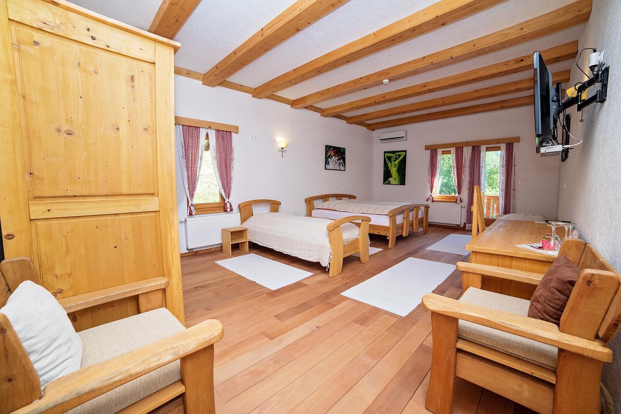 B&B Zlatna Nit บอซันสกาครูปา ภายนอก รูปภาพ