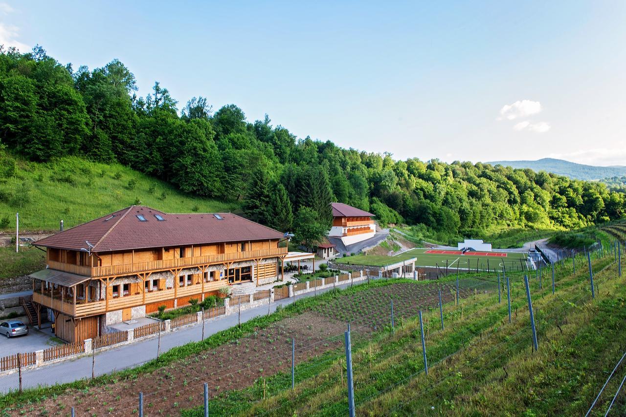 B&B Zlatna Nit บอซันสกาครูปา ภายนอก รูปภาพ