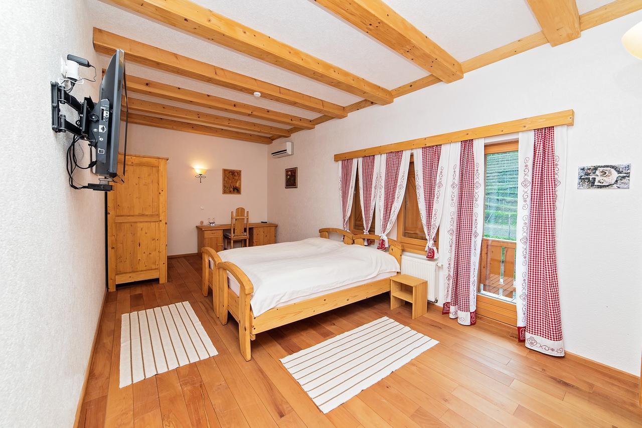 B&B Zlatna Nit บอซันสกาครูปา ภายนอก รูปภาพ